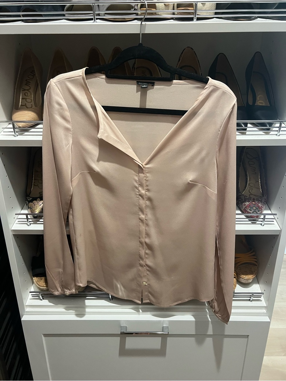 Ann Taylor Soft Blush V-Neck Long Sleeve Blouse